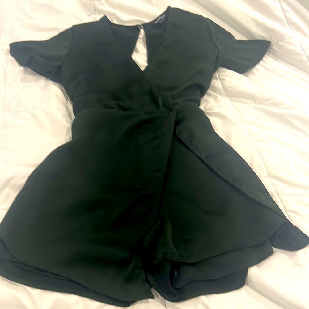 Green bebe romper